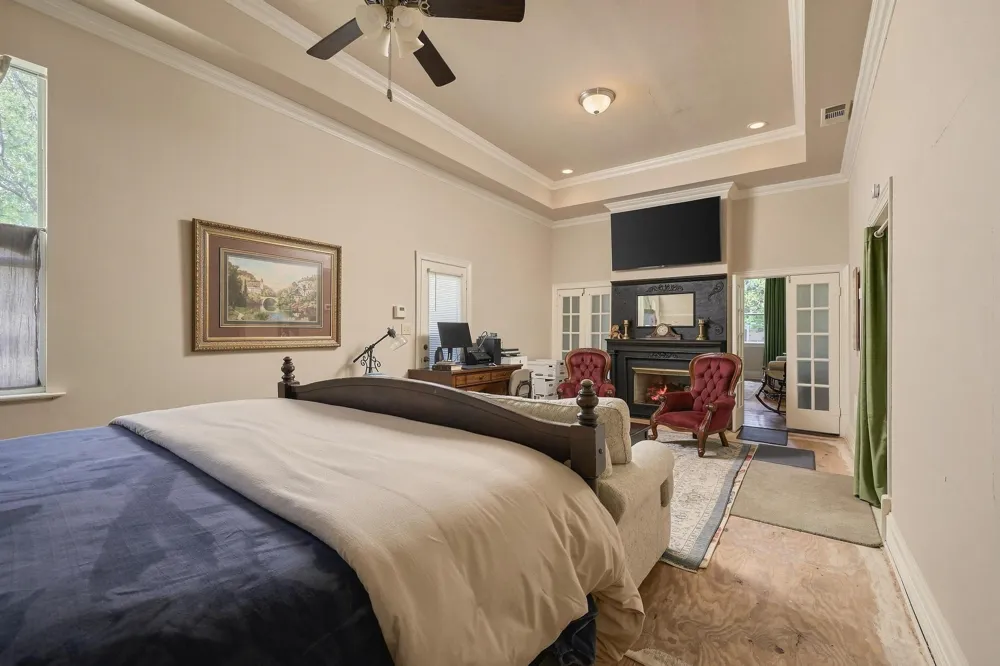 605 S Bond Street Whitewright, TX 75491