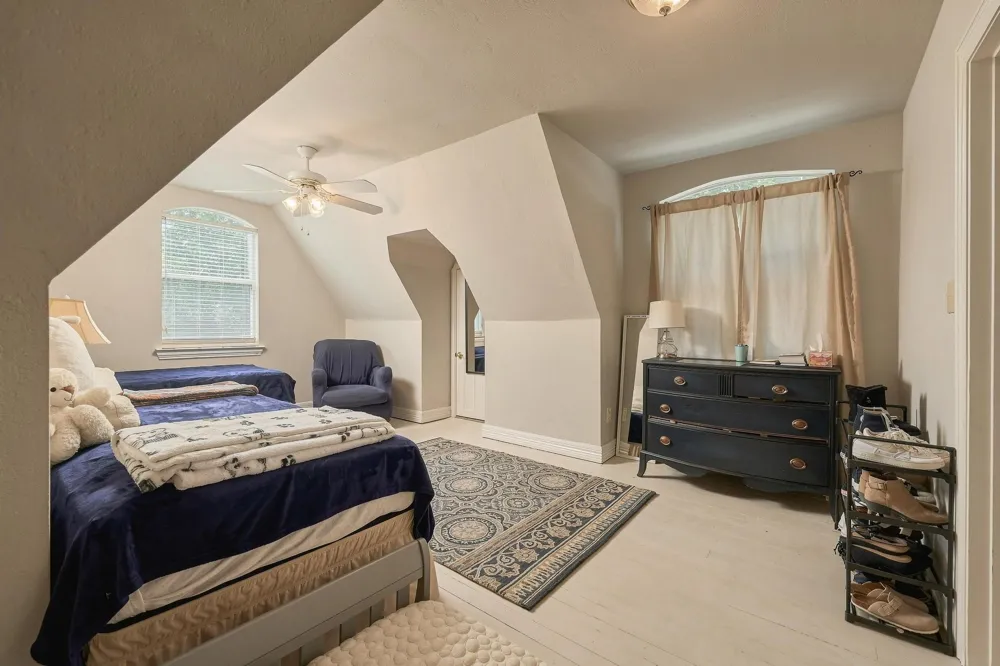 605 S Bond Street Whitewright, TX 75491