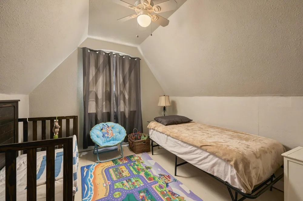 605 S Bond Street Whitewright, TX 75491