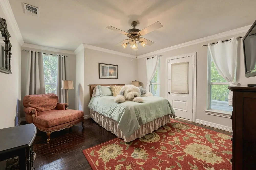 605 S Bond Street Whitewright, TX 75491
