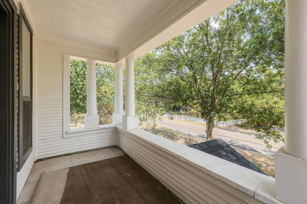 605 S Bond Street Whitewright, TX 75491