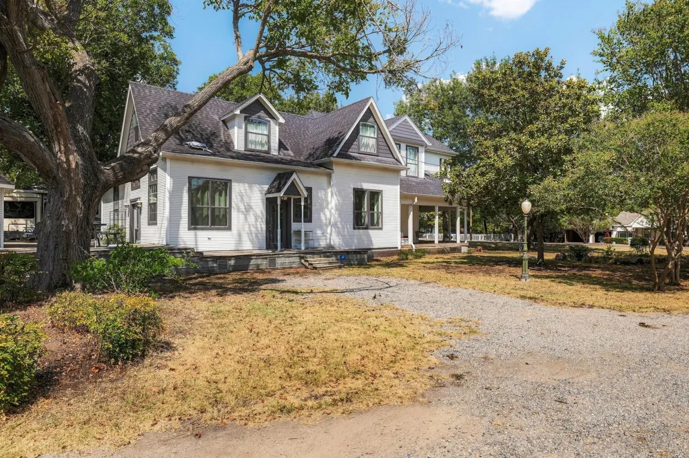 605 S Bond Street Whitewright, TX 75491