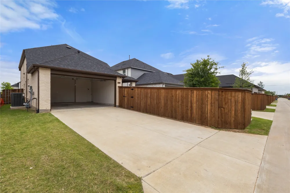 2609 Holland Court Celina, TX 75009