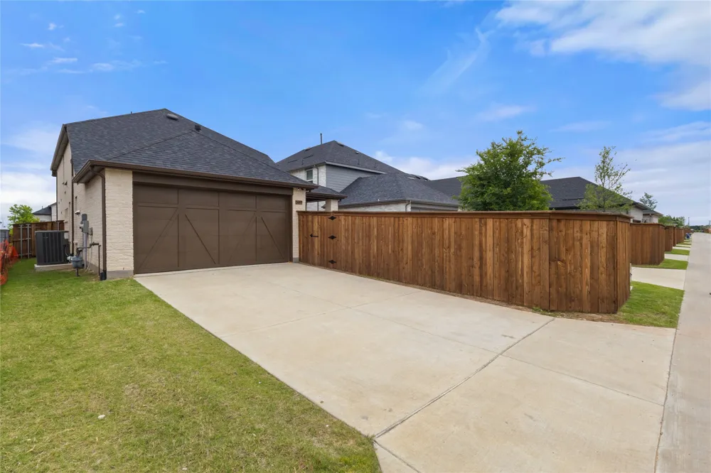 2609 Holland Court Celina, TX 75009