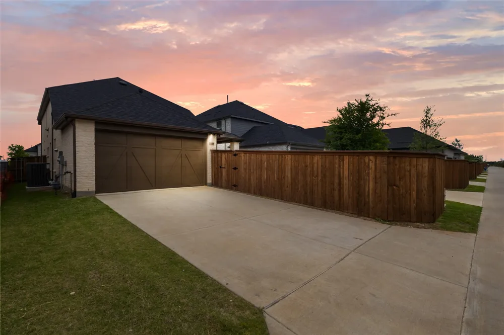 2609 Holland Court Celina, TX 75009