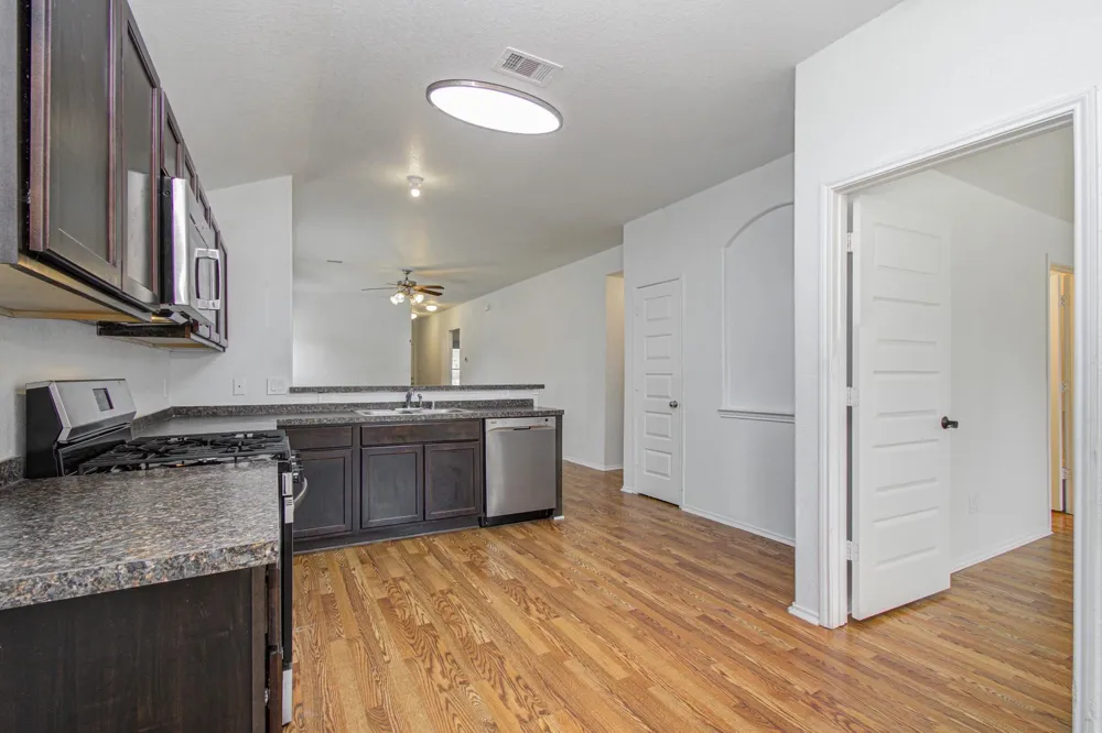 1634 Road 5102 Cleveland, TX 77327