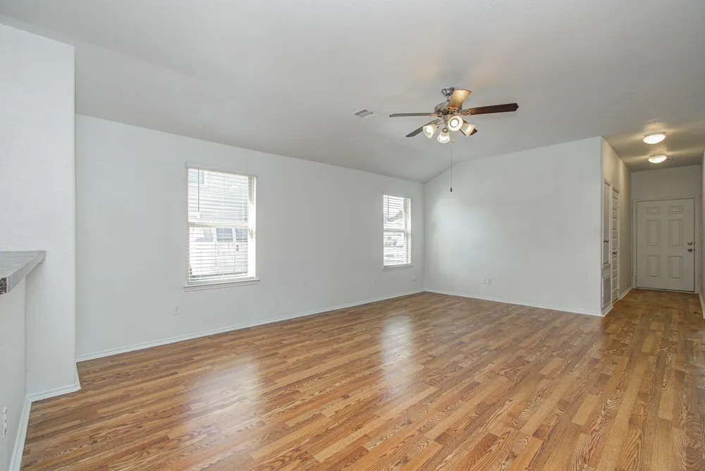 1634 Road 5102 Cleveland, TX 77327