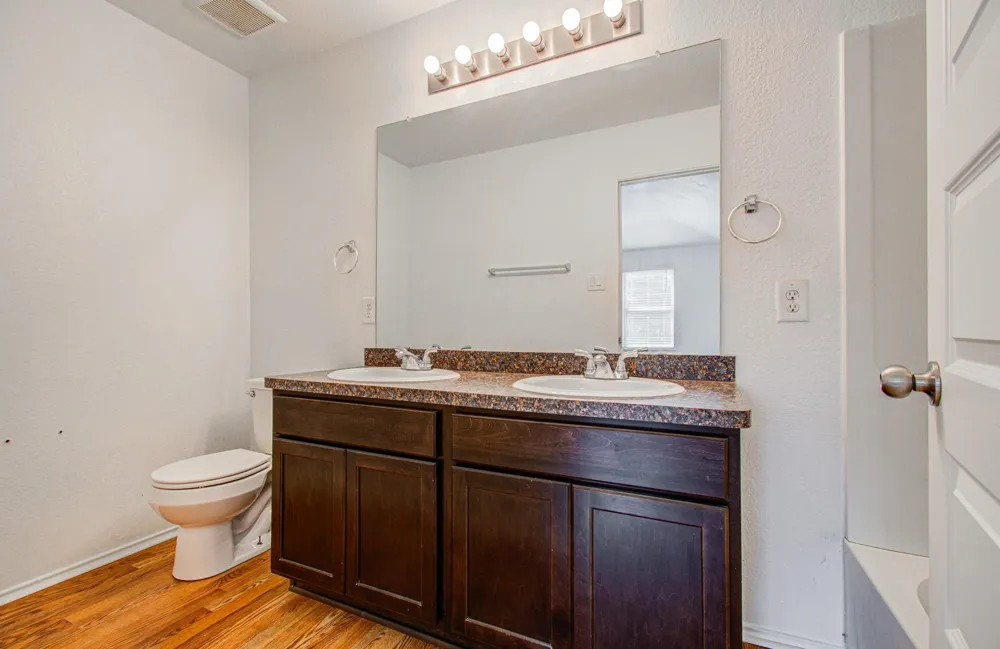 1634 Road 5102 Cleveland, TX 77327