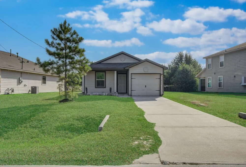 1634 Road 5102 Cleveland, TX 77327