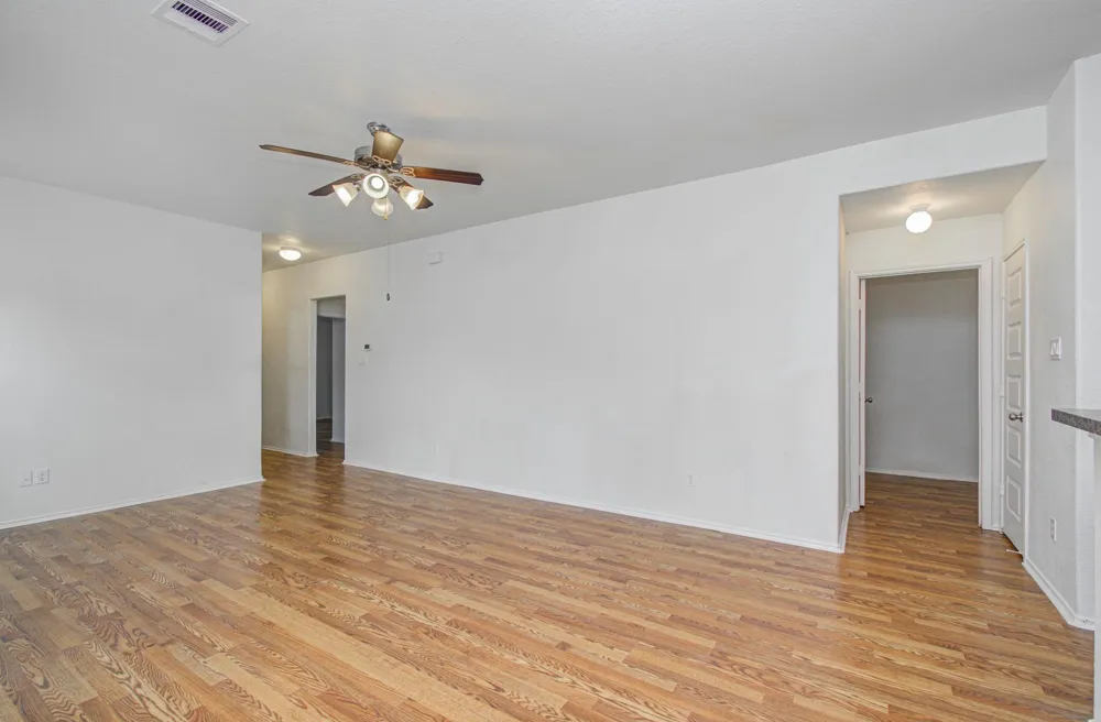 1634 Road 5102 Cleveland, TX 77327