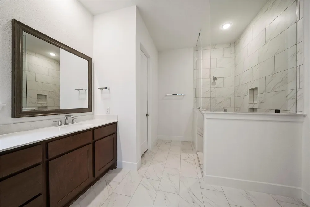 6 Clearview Terrace Place Tomball, TX 77375