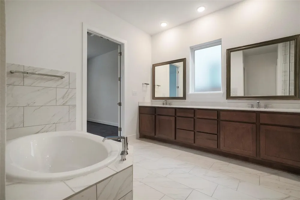 6 Clearview Terrace Place Tomball, TX 77375
