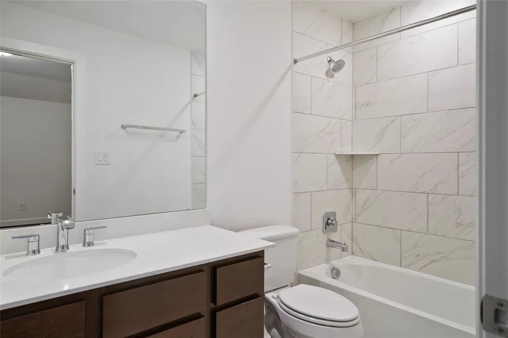6 Clearview Terrace Place Tomball, TX 77375