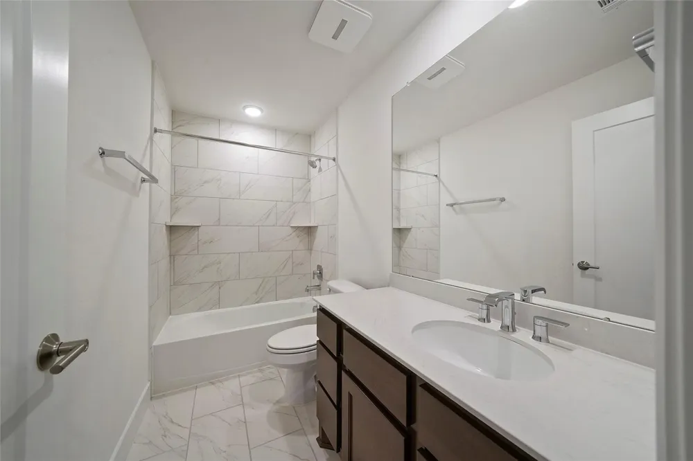 6 Clearview Terrace Place Tomball, TX 77375
