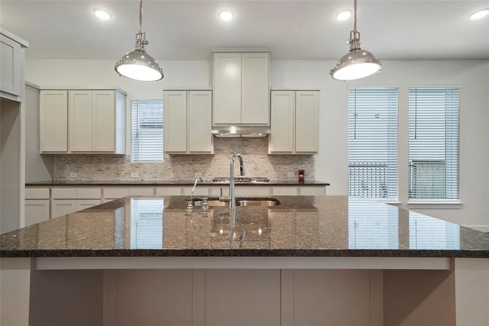 6 Clearview Terrace Place Tomball, TX 77375
