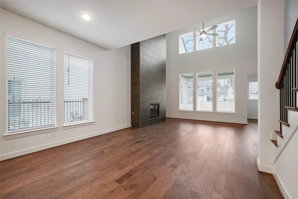 6 Clearview Terrace Place Tomball, TX 77375