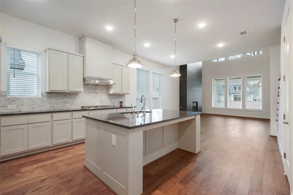 6 Clearview Terrace Place Tomball, TX 77375