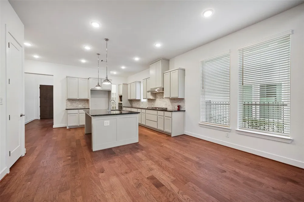 6 Clearview Terrace Place Tomball, TX 77375