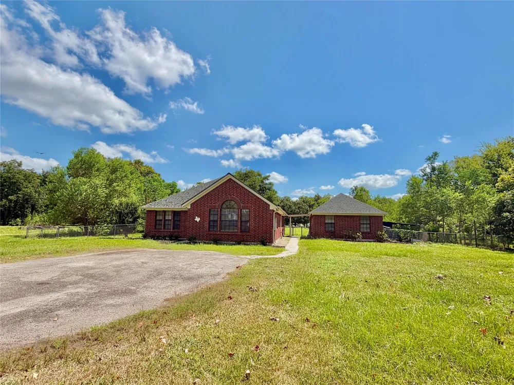 3121 Fm 646 Road Santa Fe, TX 77510