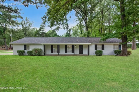 1027 Tanglewood Drive