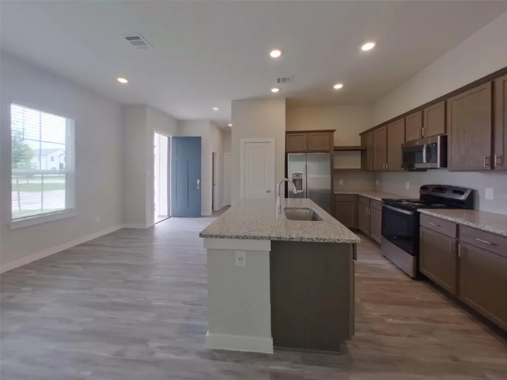 9835 Willow Creek Commerce Drive #213 Tomball, TX 77375