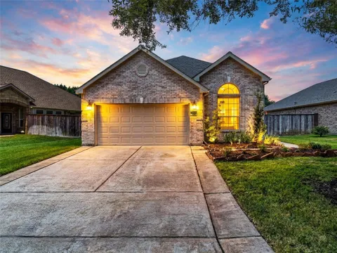 1225 Riviera Circle
