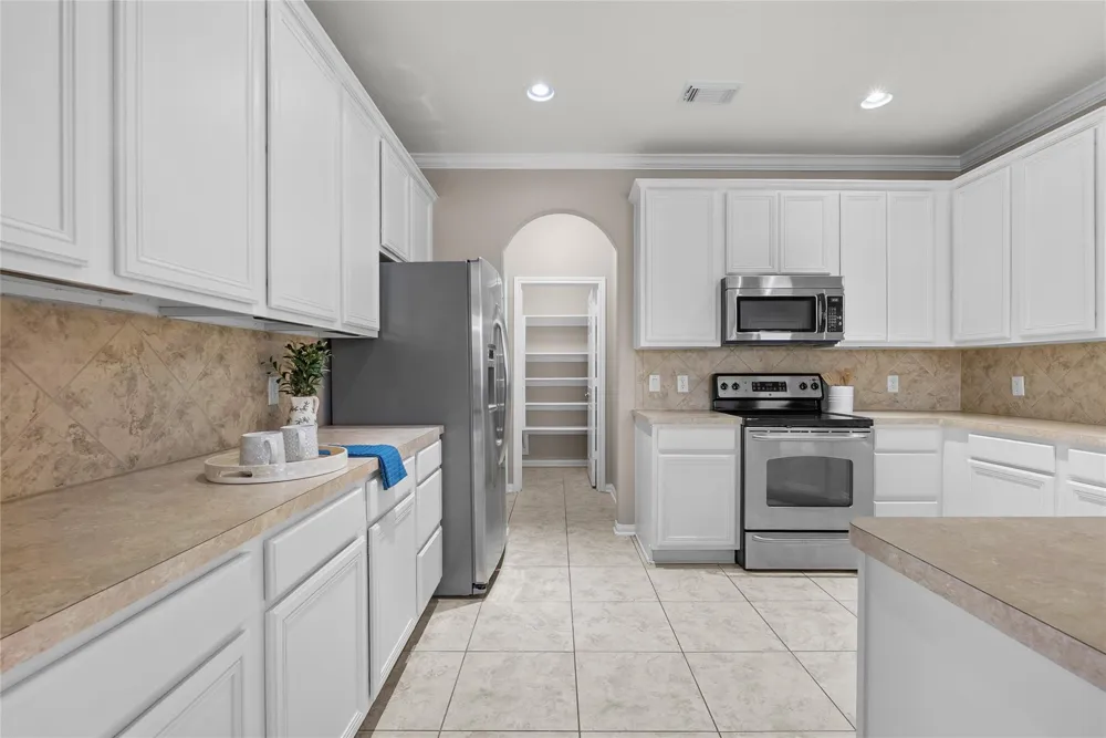 1225 Riviera Circle Pearland, TX 77581