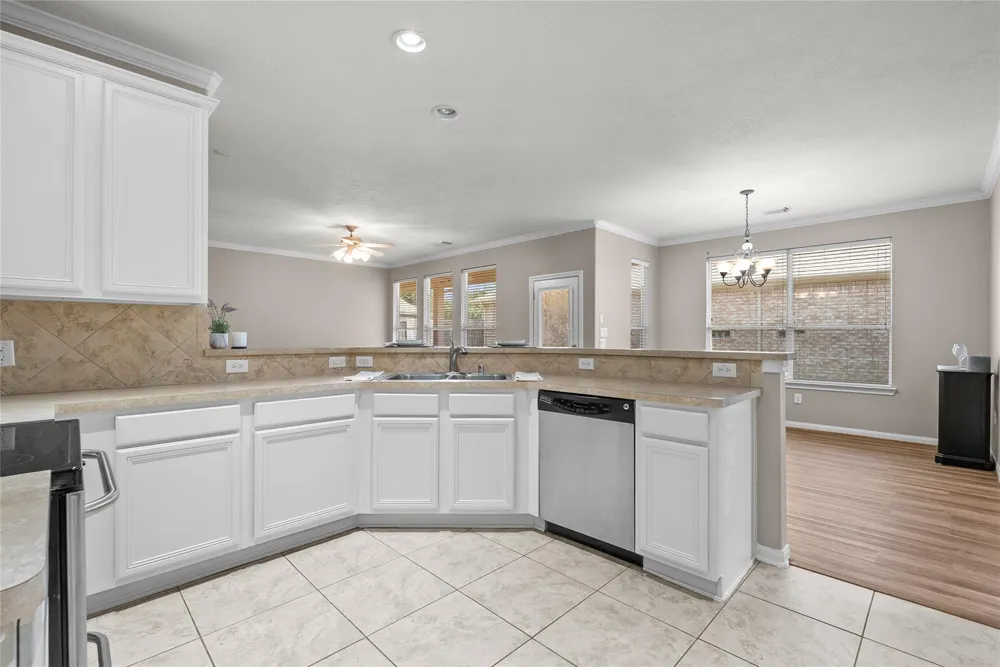 1225 Riviera Circle Pearland, TX 77581