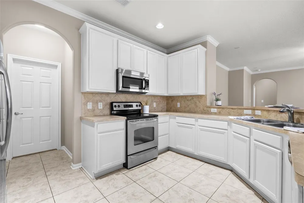 1225 Riviera Circle Pearland, TX 77581