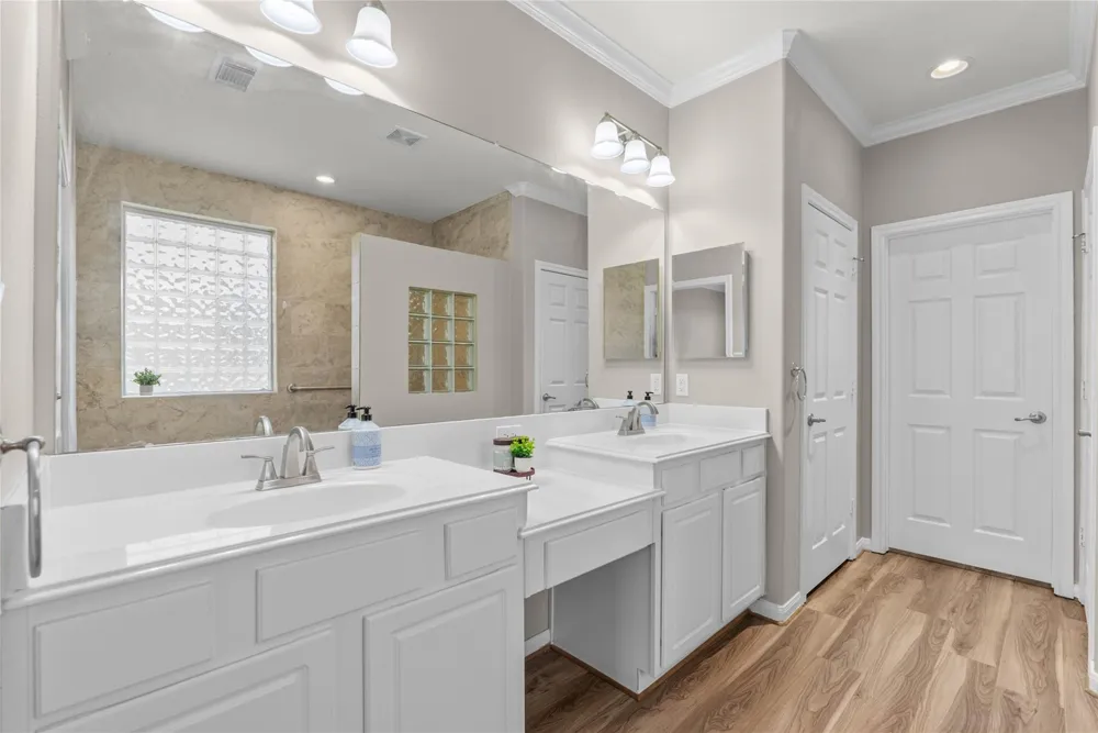 1225 Riviera Circle Pearland, TX 77581