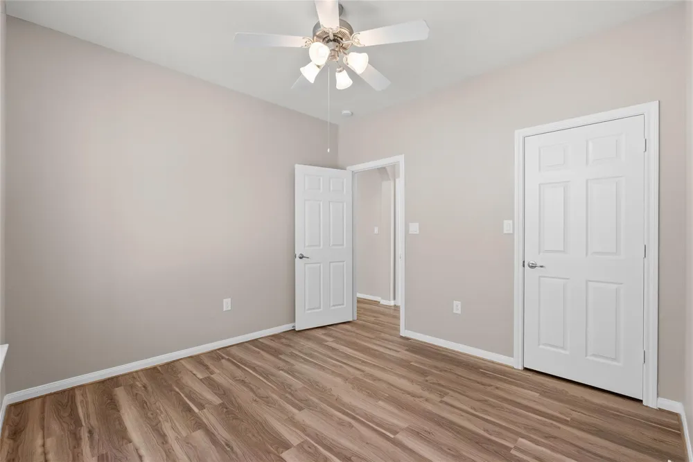 1225 Riviera Circle Pearland, TX 77581