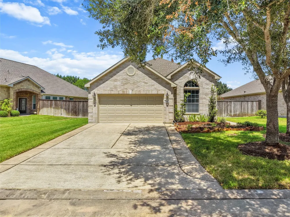 1225 Riviera Circle Pearland, TX 77581