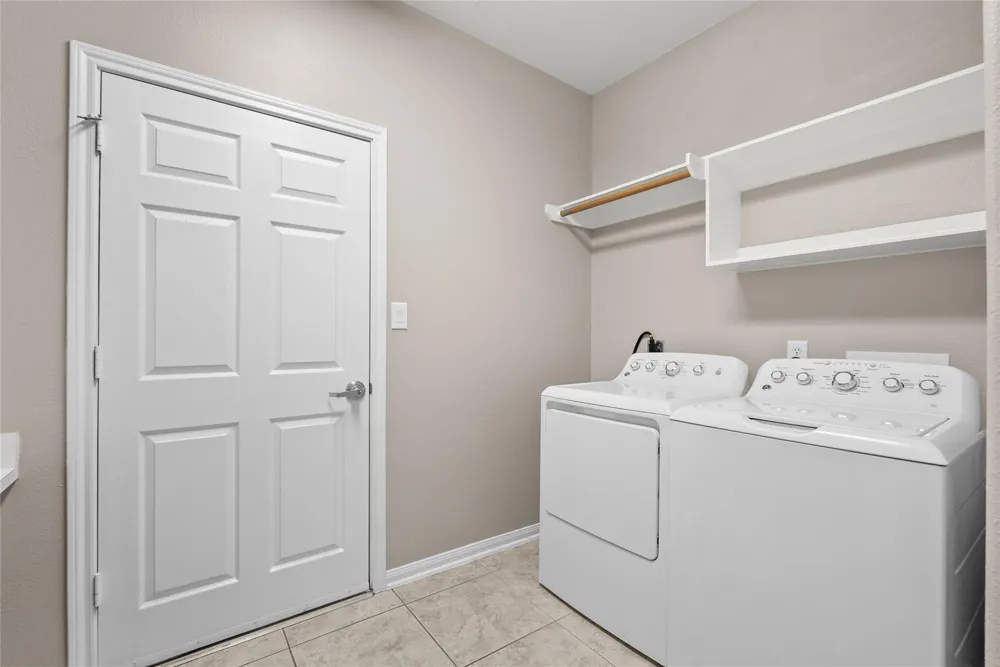 1225 Riviera Circle Pearland, TX 77581