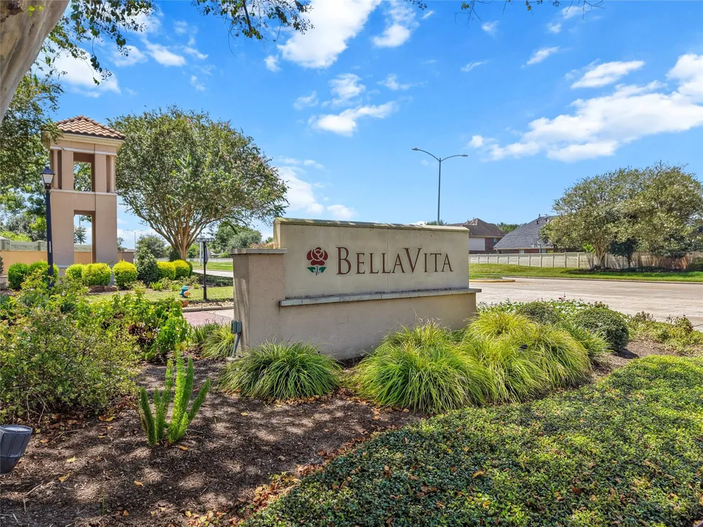 1225 Riviera Circle Pearland, TX 77581