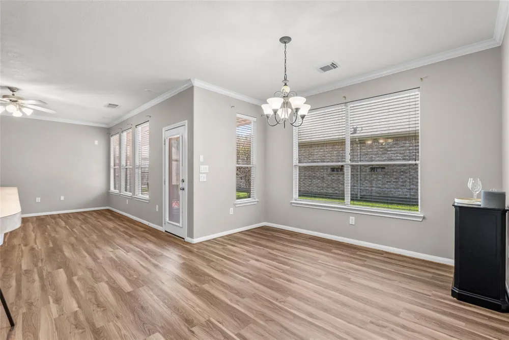 1225 Riviera Circle Pearland, TX 77581