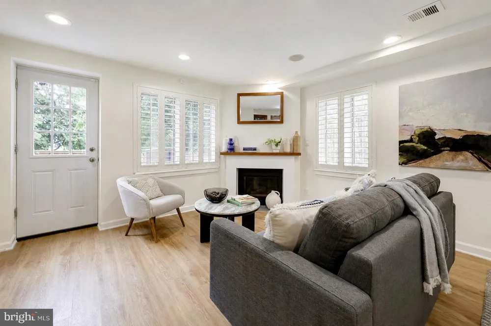 2117 OBSERVATORY PLACE NW Washington, DC 20007