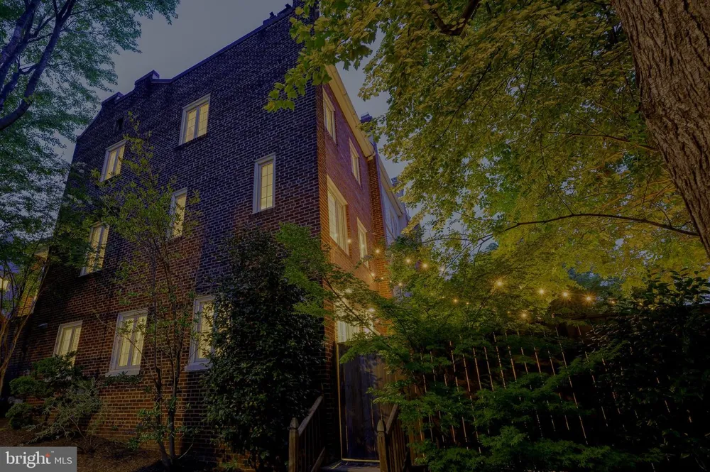 2117 OBSERVATORY PLACE NW Washington, DC 20007