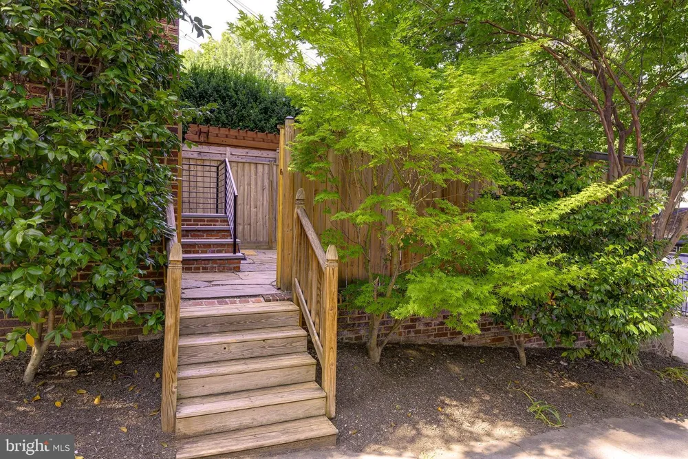 2117 OBSERVATORY PLACE NW Washington, DC 20007