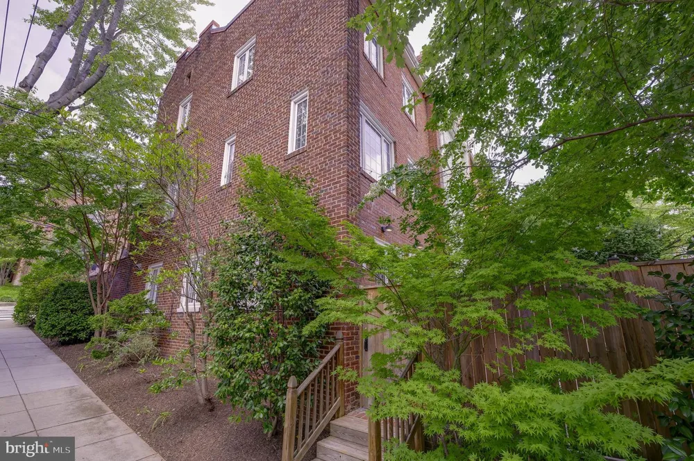 2117 OBSERVATORY PLACE NW Washington, DC 20007