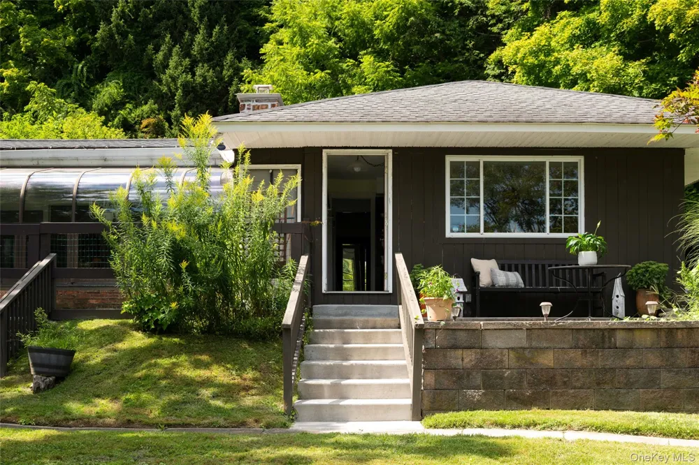 119 W Hunns Lake Road Stanfordville, NY 12581