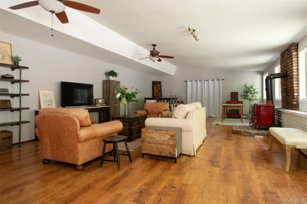 119 W Hunns Lake Road Stanfordville, NY 12581