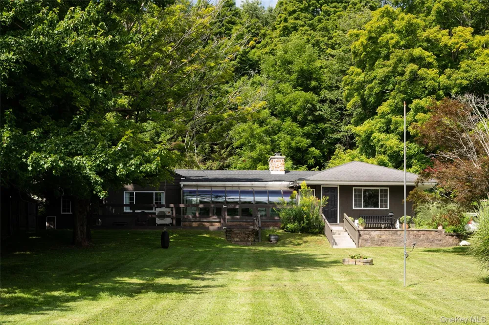 119 W Hunns Lake Road Stanfordville, NY 12581