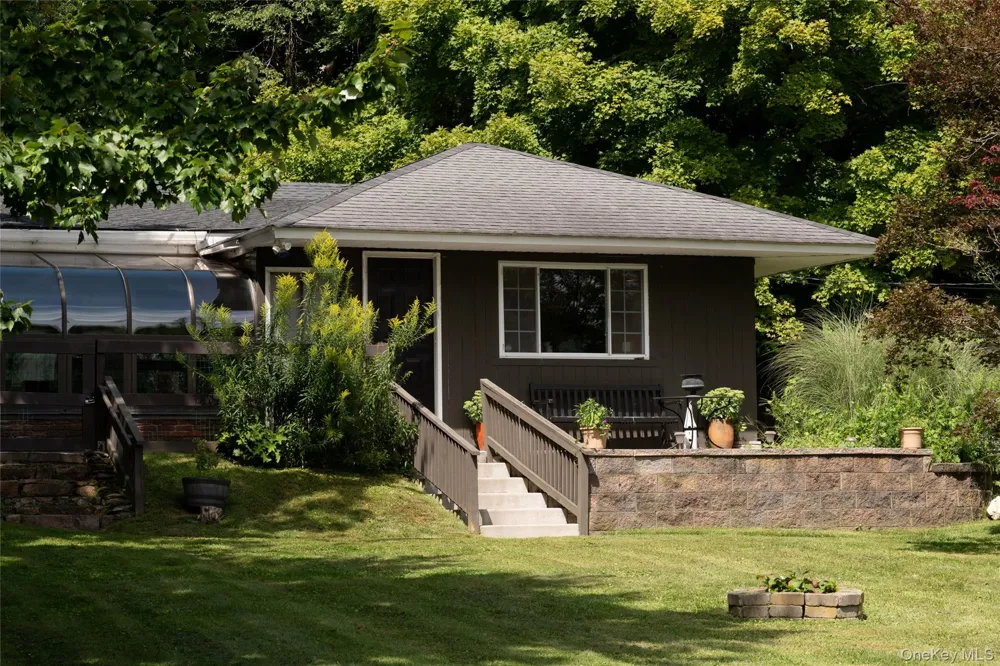 119 W Hunns Lake Road Stanfordville, NY 12581