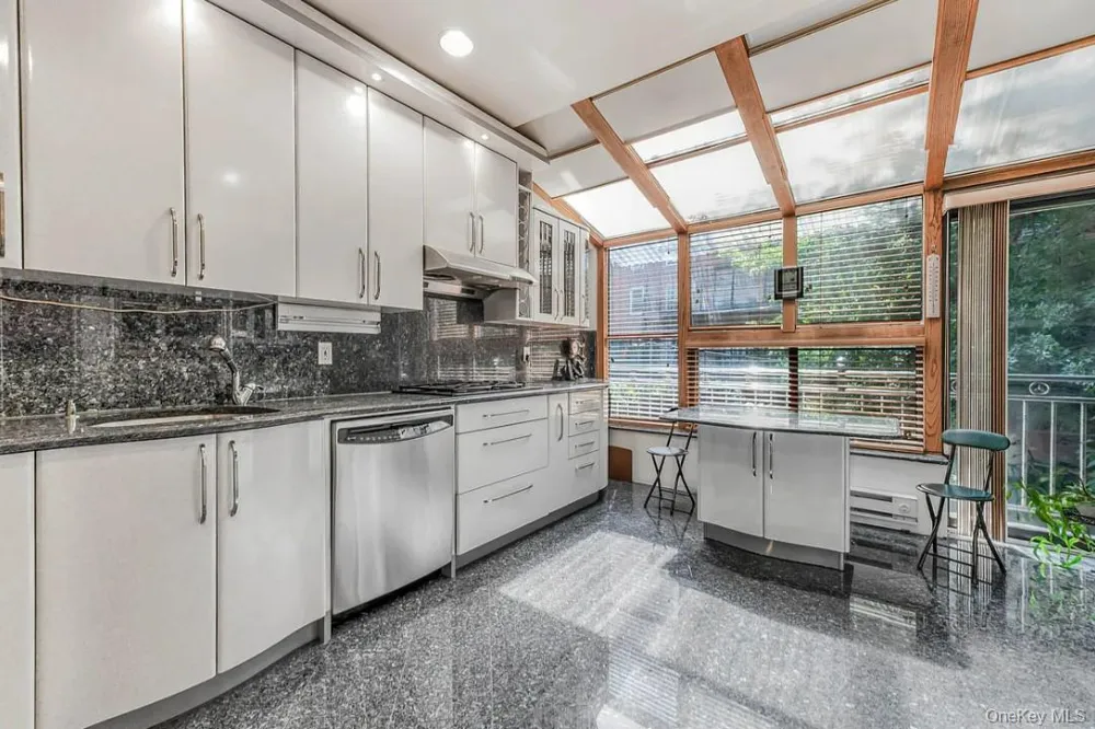 10538 65th Road Forest Hills, NY 11375