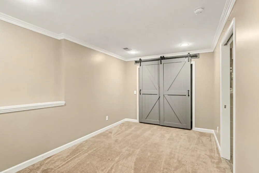 6018 Waters Ridge Court Kalamazoo, MI 49009