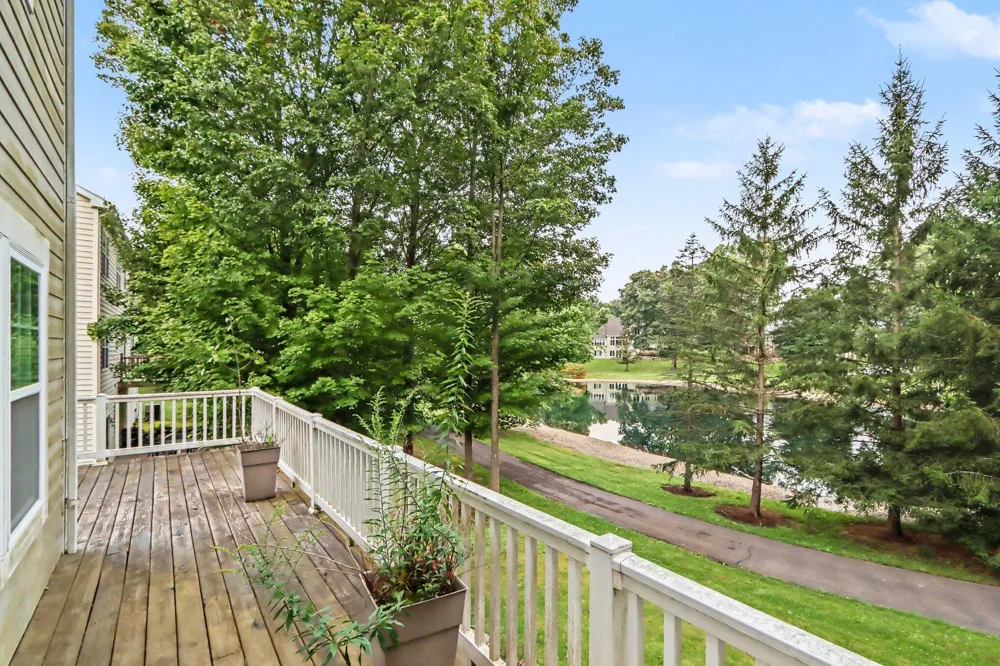 6018 Waters Ridge Court Kalamazoo, MI 49009