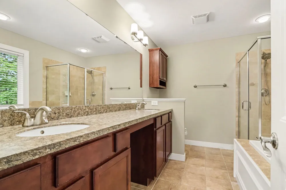 6018 Waters Ridge Court Kalamazoo, MI 49009