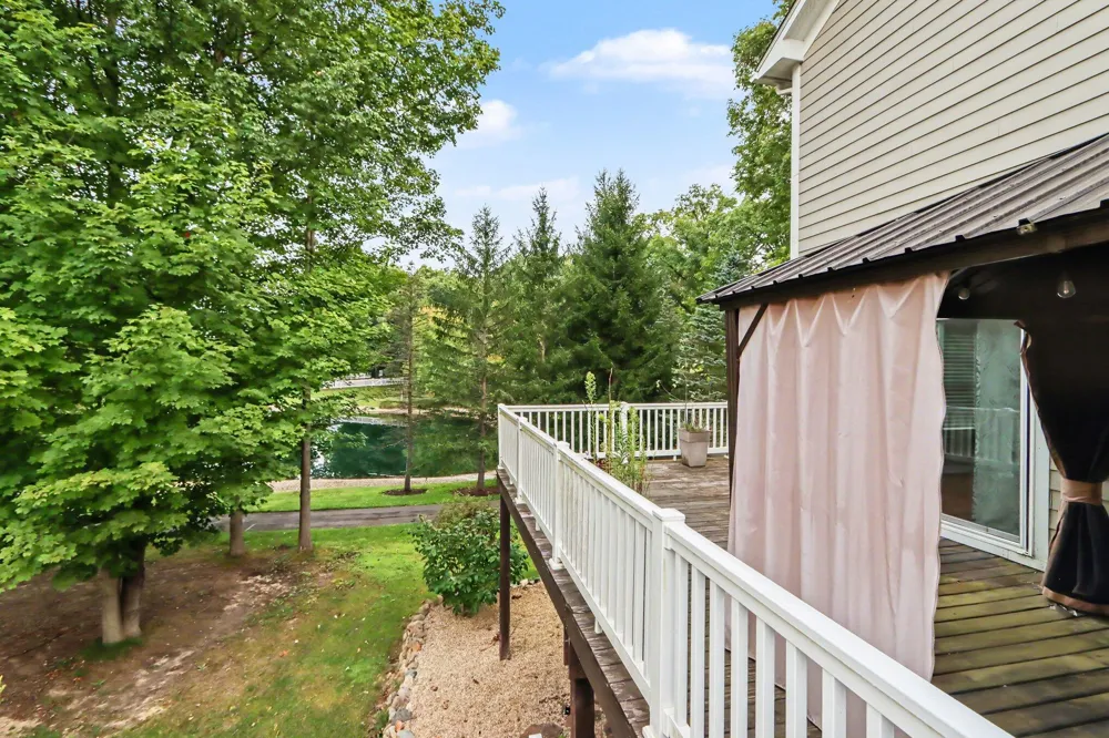 6018 Waters Ridge Court Kalamazoo, MI 49009