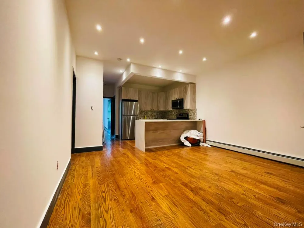 383 Essex Street Brooklyn, NY 11208