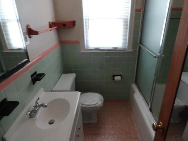 19317 Woodside Street Harper Woods, MI 48225